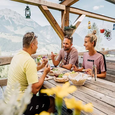 In Saalfelden Near Slopes, Cleaning Included Appartement Lanthal