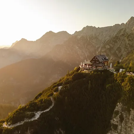 In Saalfelden Near Slopes, Cleaning Included Appartement *